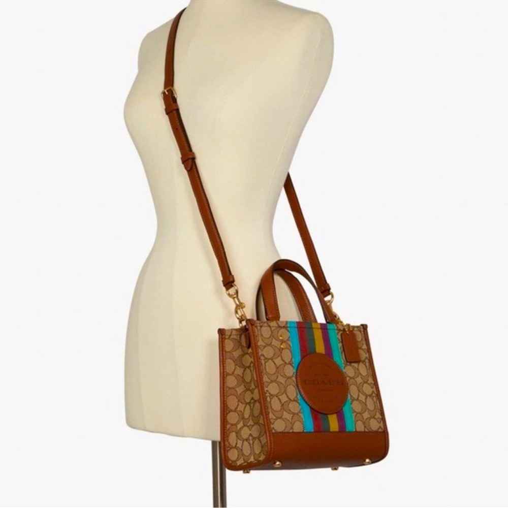 Coach crossbody - Picture 3 of 16